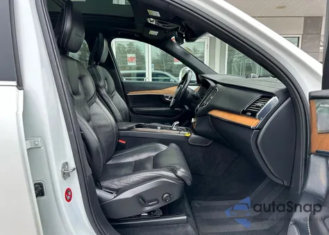 2016 Volvo Xc90 T8 z USA, uszkodzony, nr VIN YV4BC0PL2G1042106